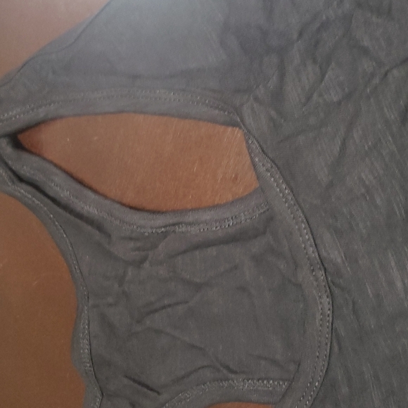 ♥️New boutique basic tank White and Black available - Picture 15 of 16